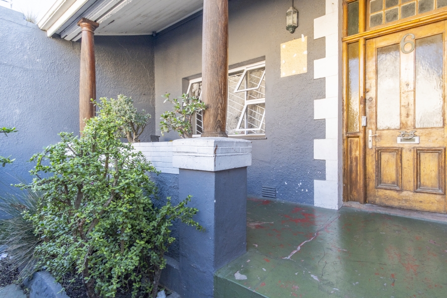 6 Bedroom Property for Sale in Woodstock Western Cape